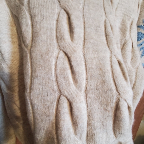 CECE TURTLENECK HEATHERED. LARGE. NWT. SNOWFLAKES - Picture 7 of 9